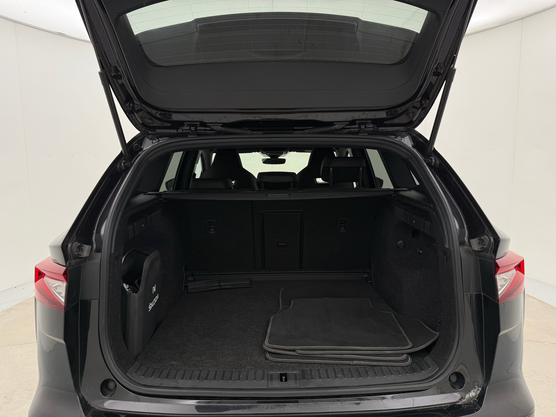 Sort Skoda Enyaq fra 2022