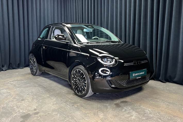 Sort Fiat 500e fra 2022 set udefra