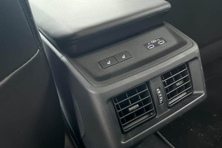 Blå Toyota BZ4X fra 2025