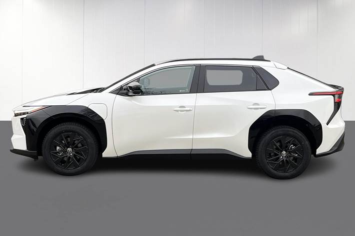 Hvid Toyota BZ4X fra 2025
