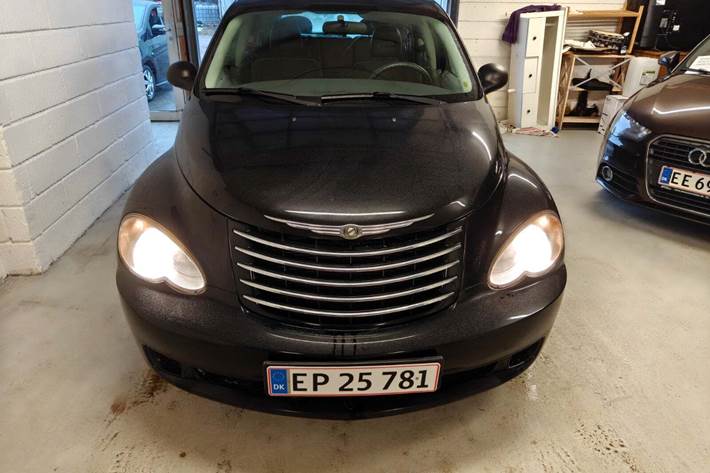Gul Chrysler PT Cruiser fra 2007 set udefra