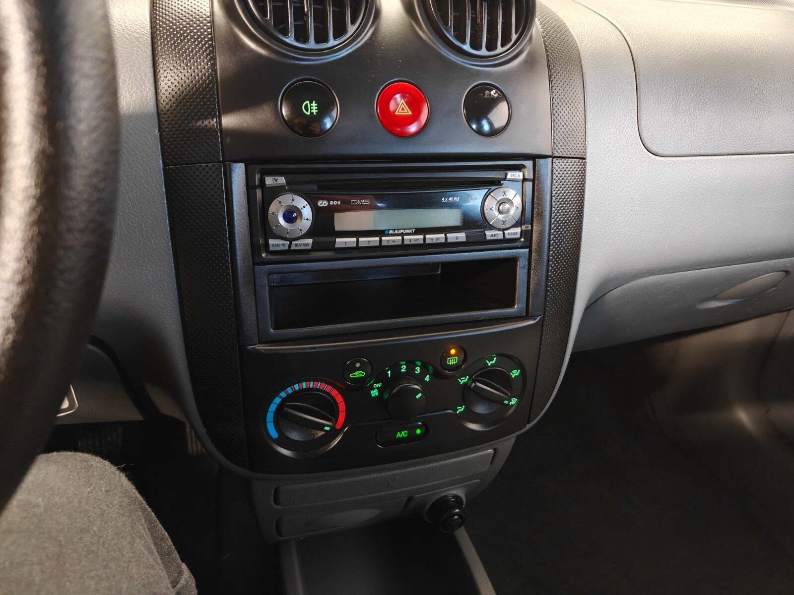 Gul Chevrolet Kalos fra 2005