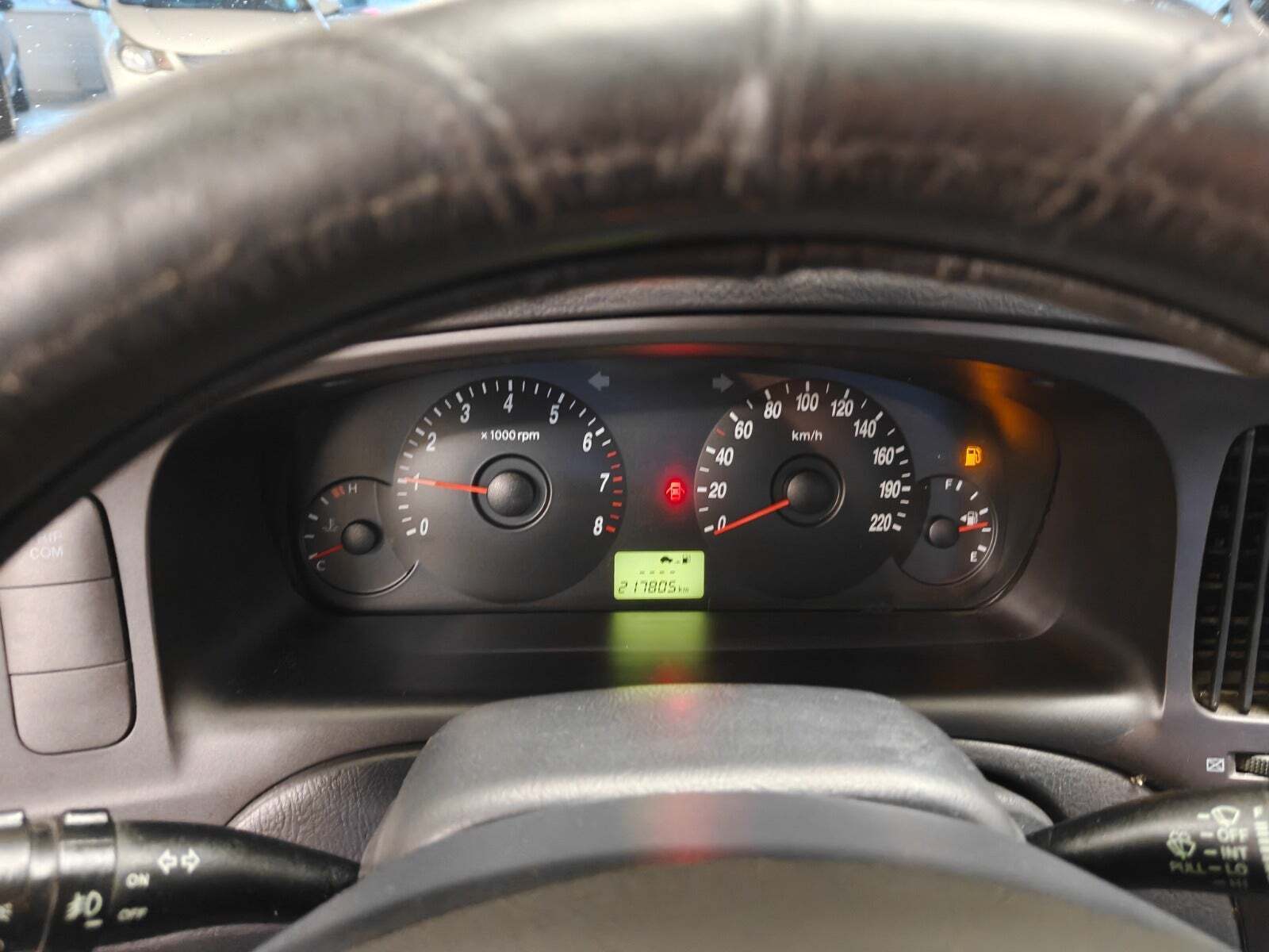 Gul Hyundai Elantra fra 2004