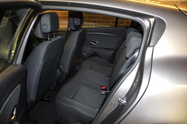 Grå Renault Megane III fra 2011