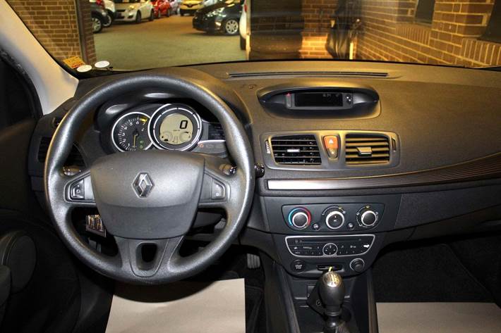 Grå Renault Megane III fra 2011
