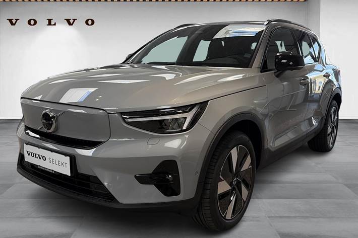 Grå Volvo EX40 fra 2025 set udefra