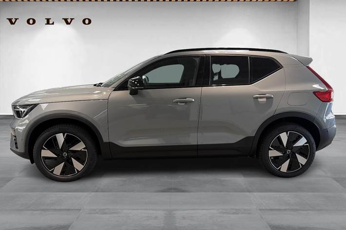 Grå Volvo EX40 fra 2025
