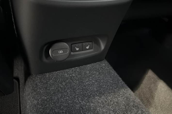 Grå Volvo EX40 fra 2025