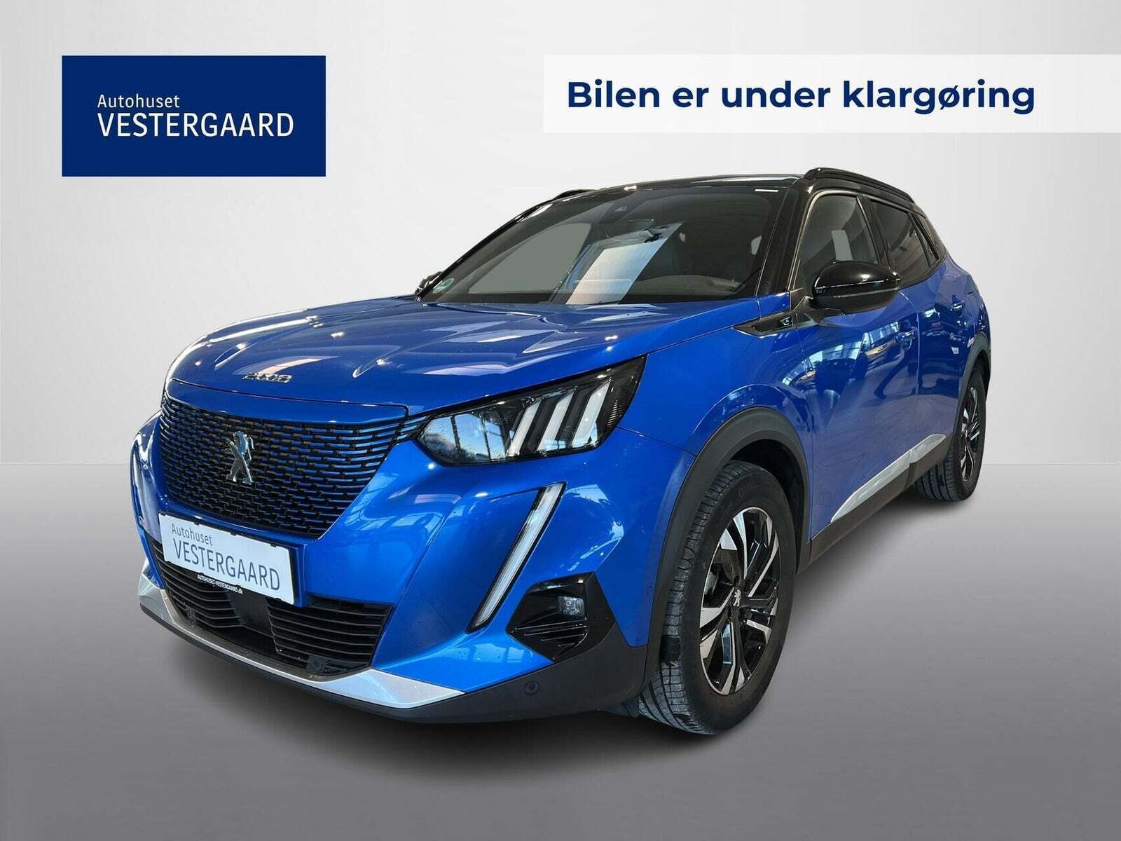 Blå Peugeot e-2008 fra 2021