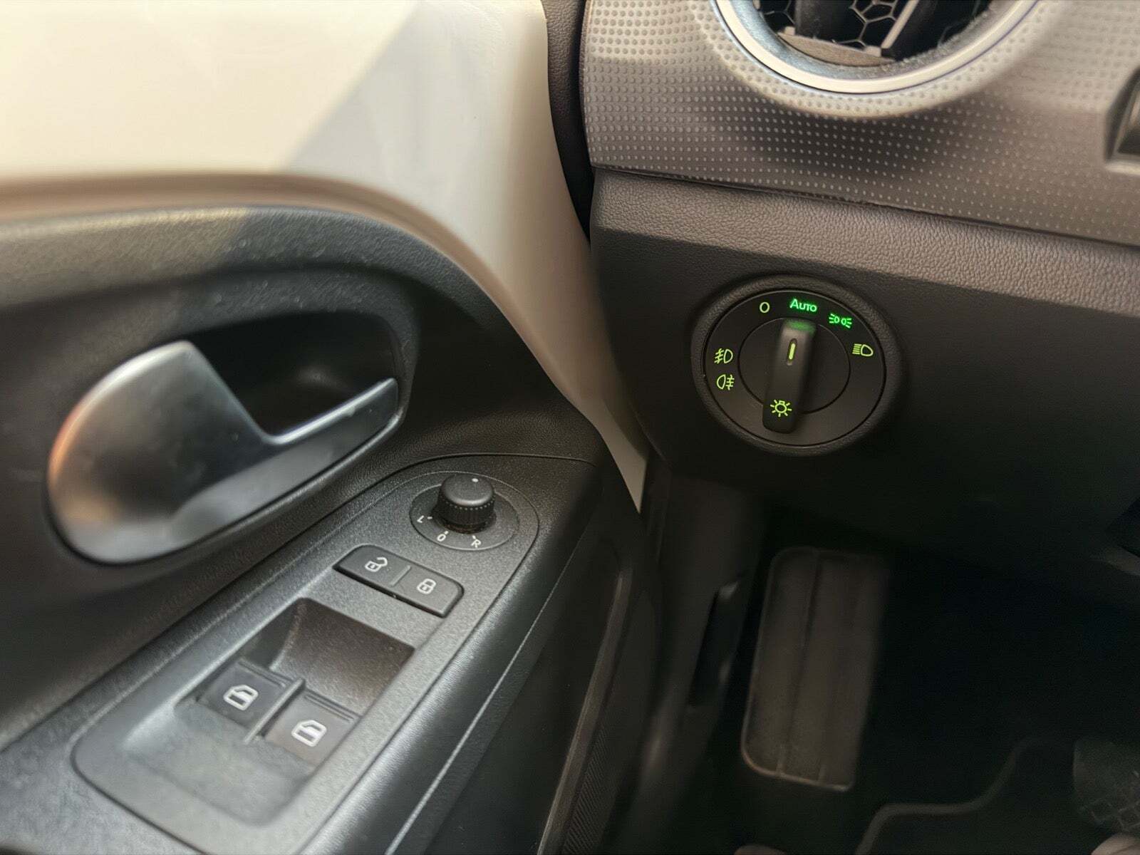 Hvid Skoda Citigo-e fra 2021