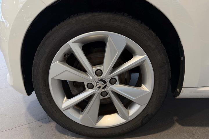 Hvid Skoda Citigo-e fra 2021