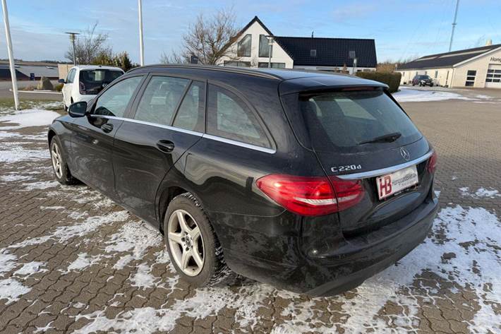 Sort Mercedes C220 d fra 2018