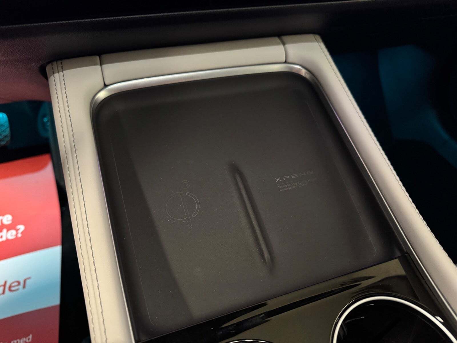 Sort Xpeng P7 fra 2024