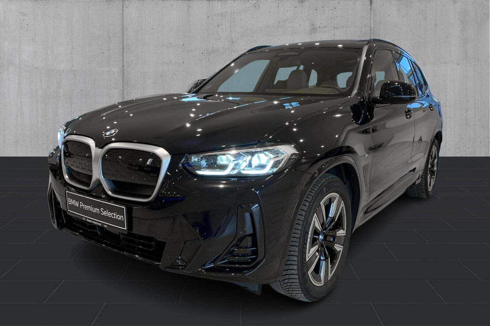 Sort BMW iX3 fra 2024