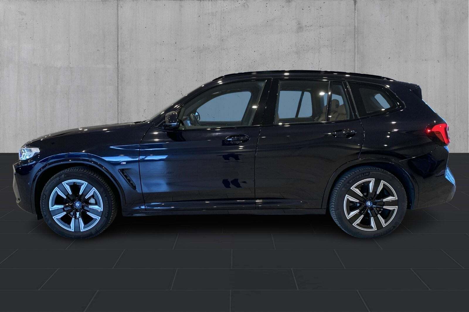 BMW iX3 Charged M-Sport