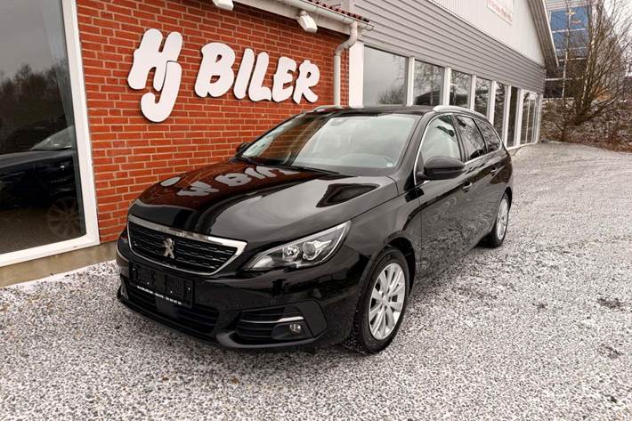 Sort Peugeot 308 fra 2019 set udefra