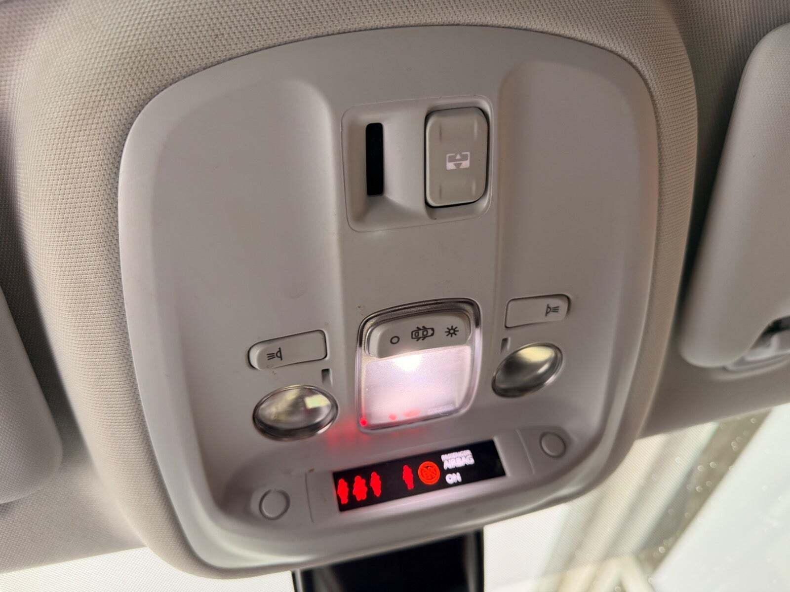 Sølv Peugeot 308 fra 2019