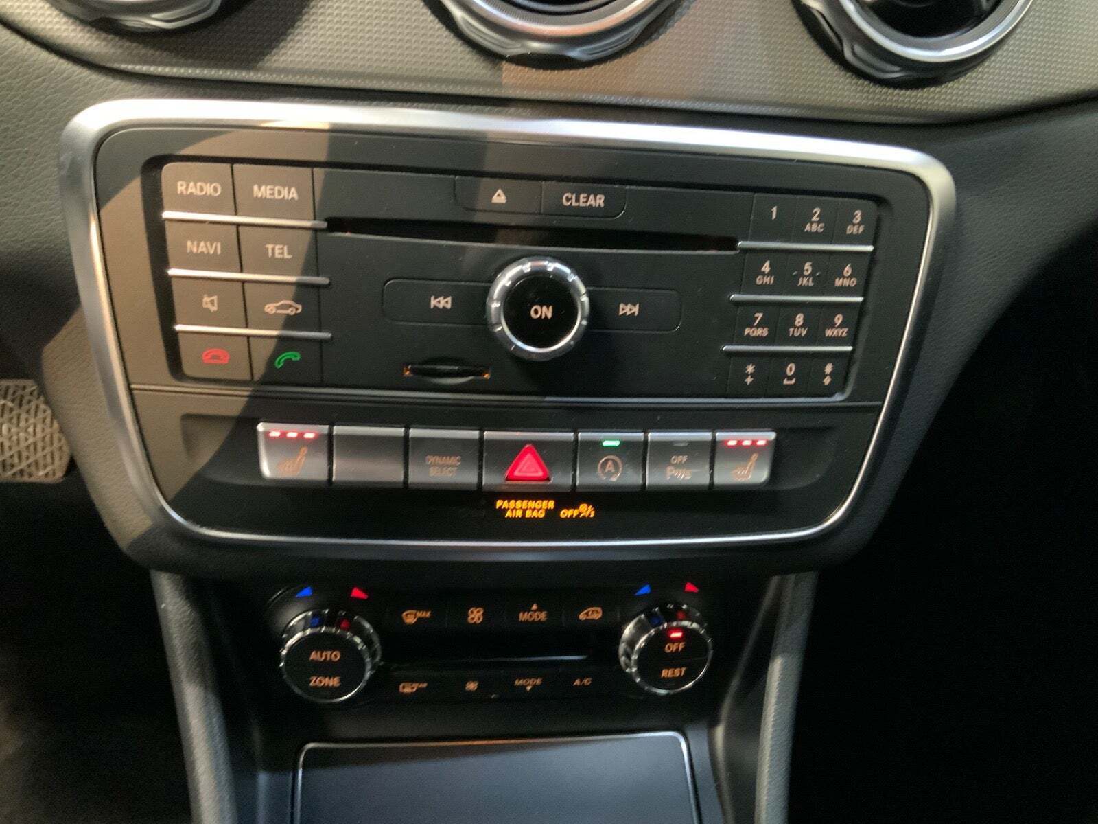 Hvid Mercedes GLA250 fra 2017