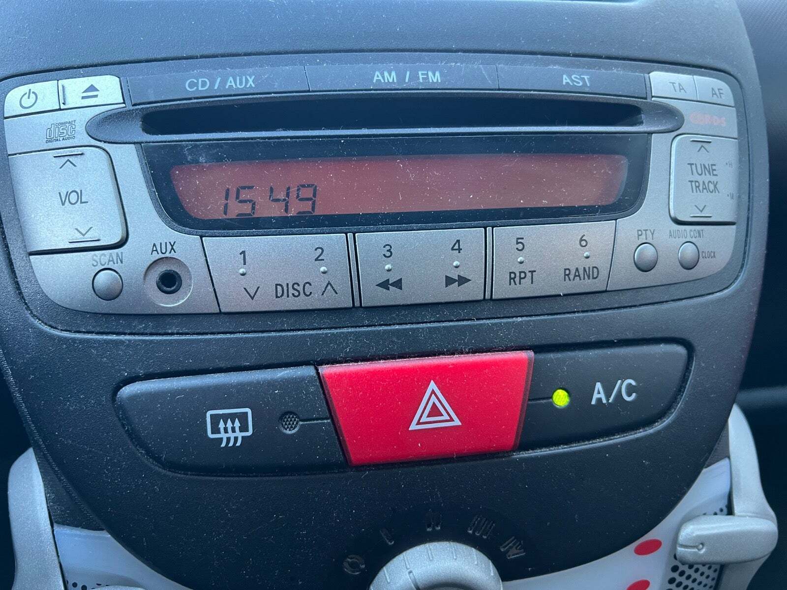 Rød Toyota Aygo fra 2012