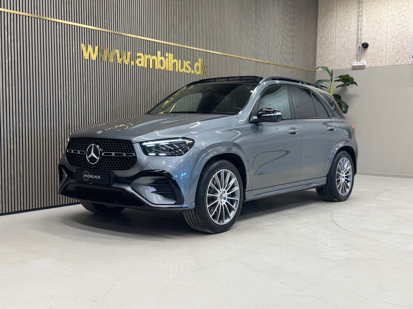 Grå Mercedes GLE350 de fra 2025