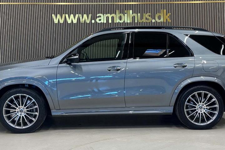 Grå Mercedes GLE350 de fra 2025