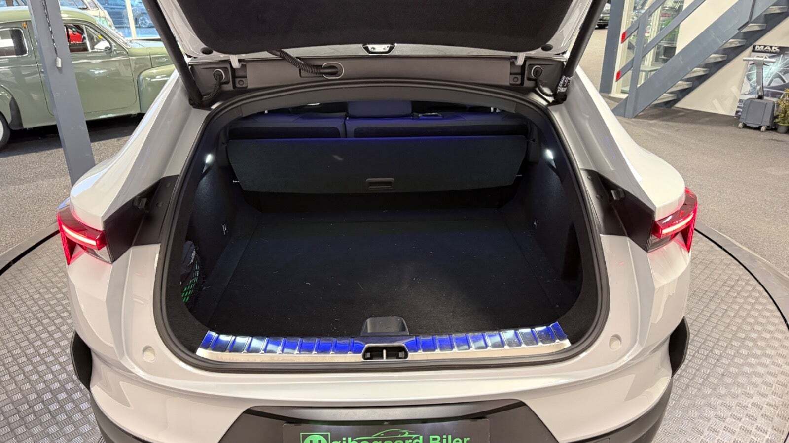 Sølv Polestar 4 fra 2024