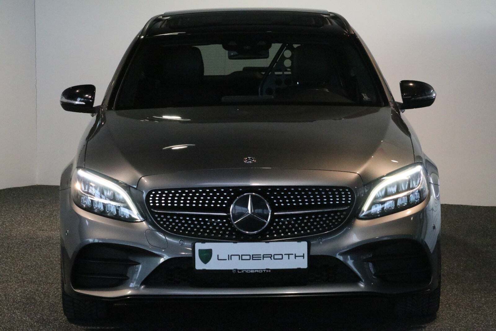 Grå Mercedes C220 d fra 2020