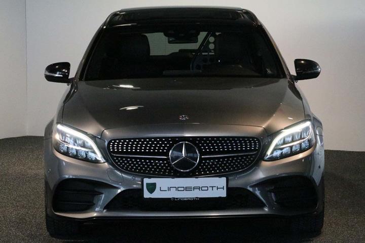 Grå Mercedes C220 d fra 2020