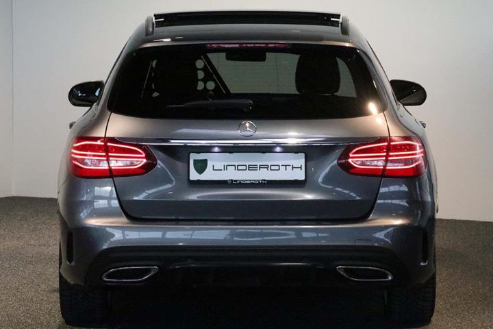 Grå Mercedes C220 d fra 2020