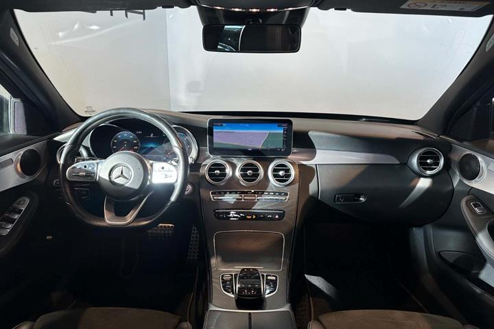 Grå Mercedes C220 d fra 2020
