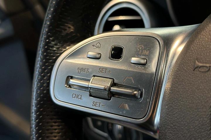 Grå Mercedes C220 d fra 2020