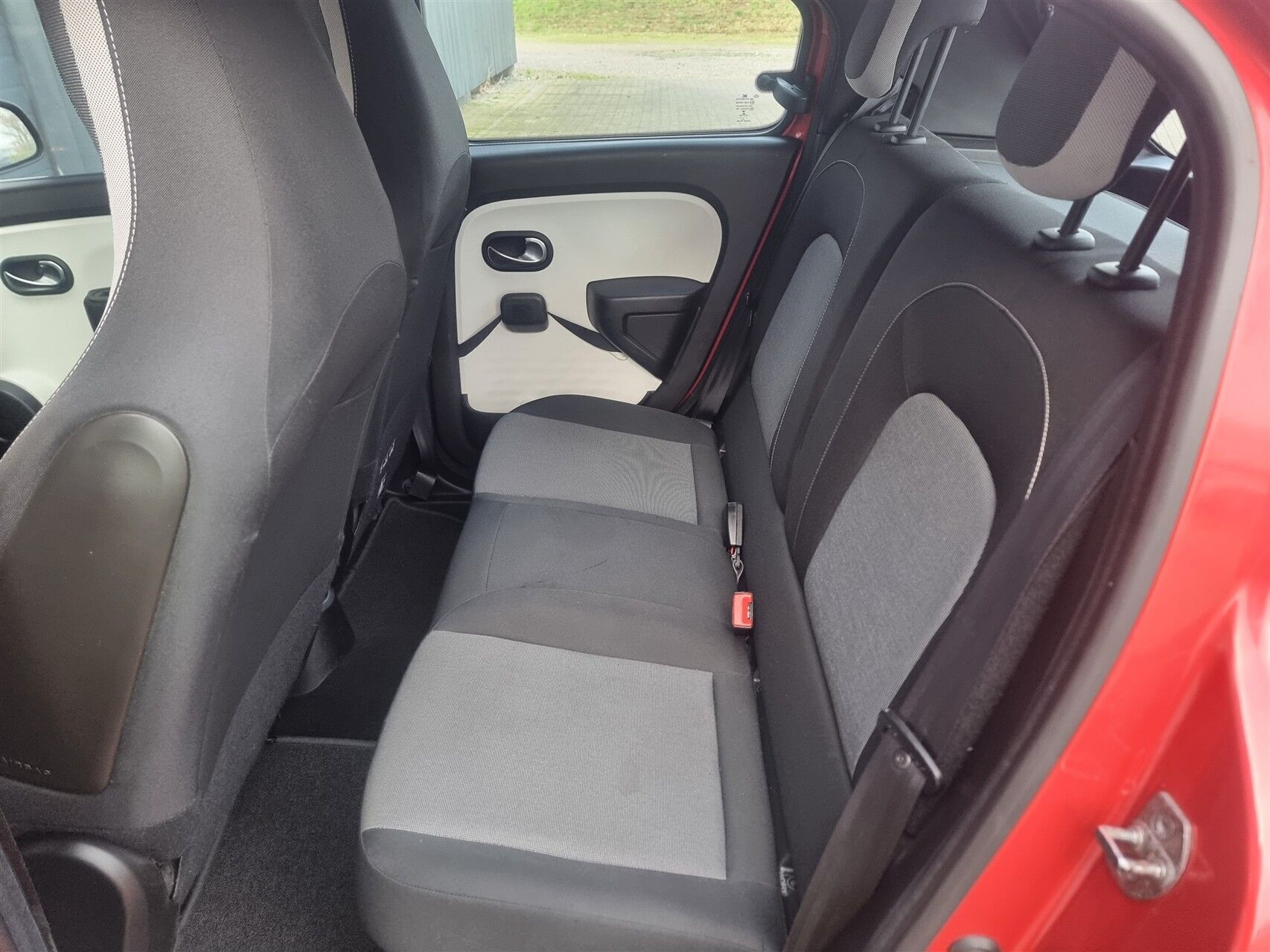 Rød Renault Twingo fra 2015