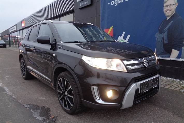 Sort Suzuki Vitara fra 2015