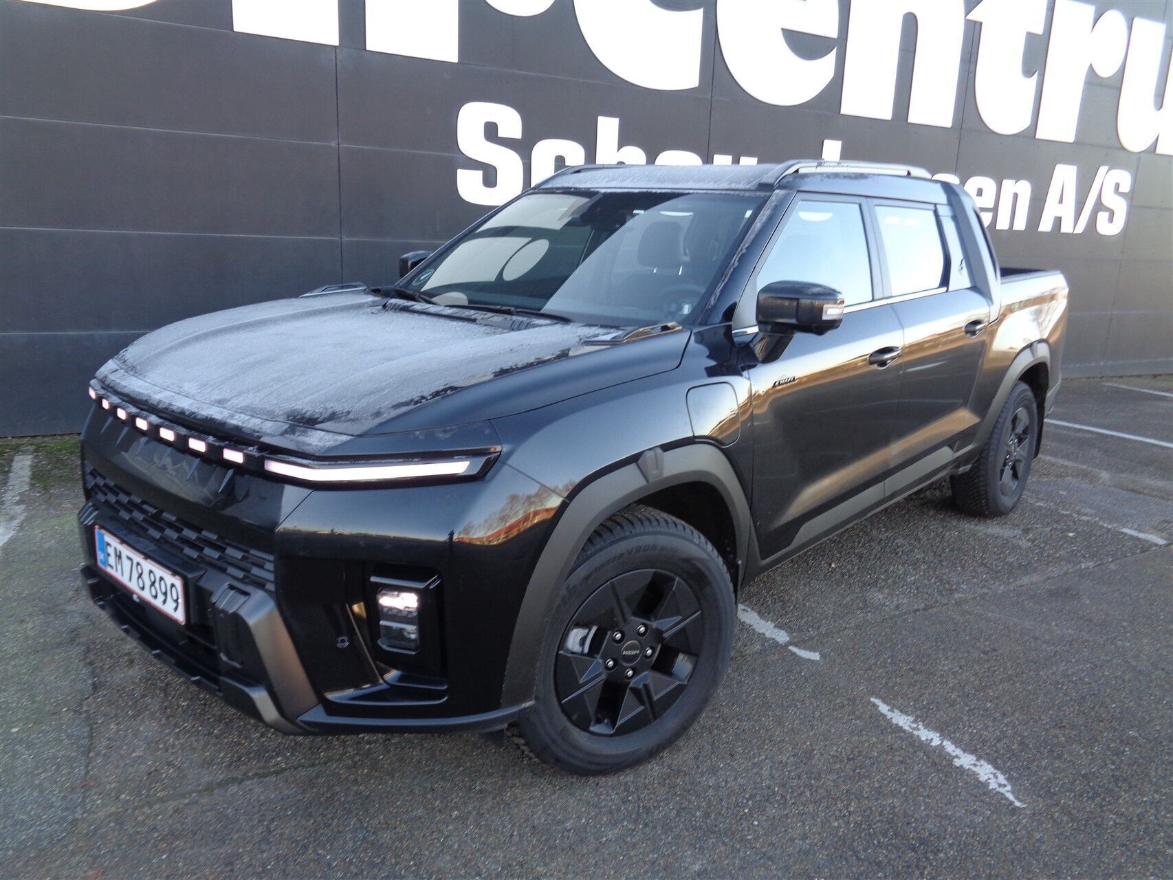 Hvid KGM Musso EV fra 2026