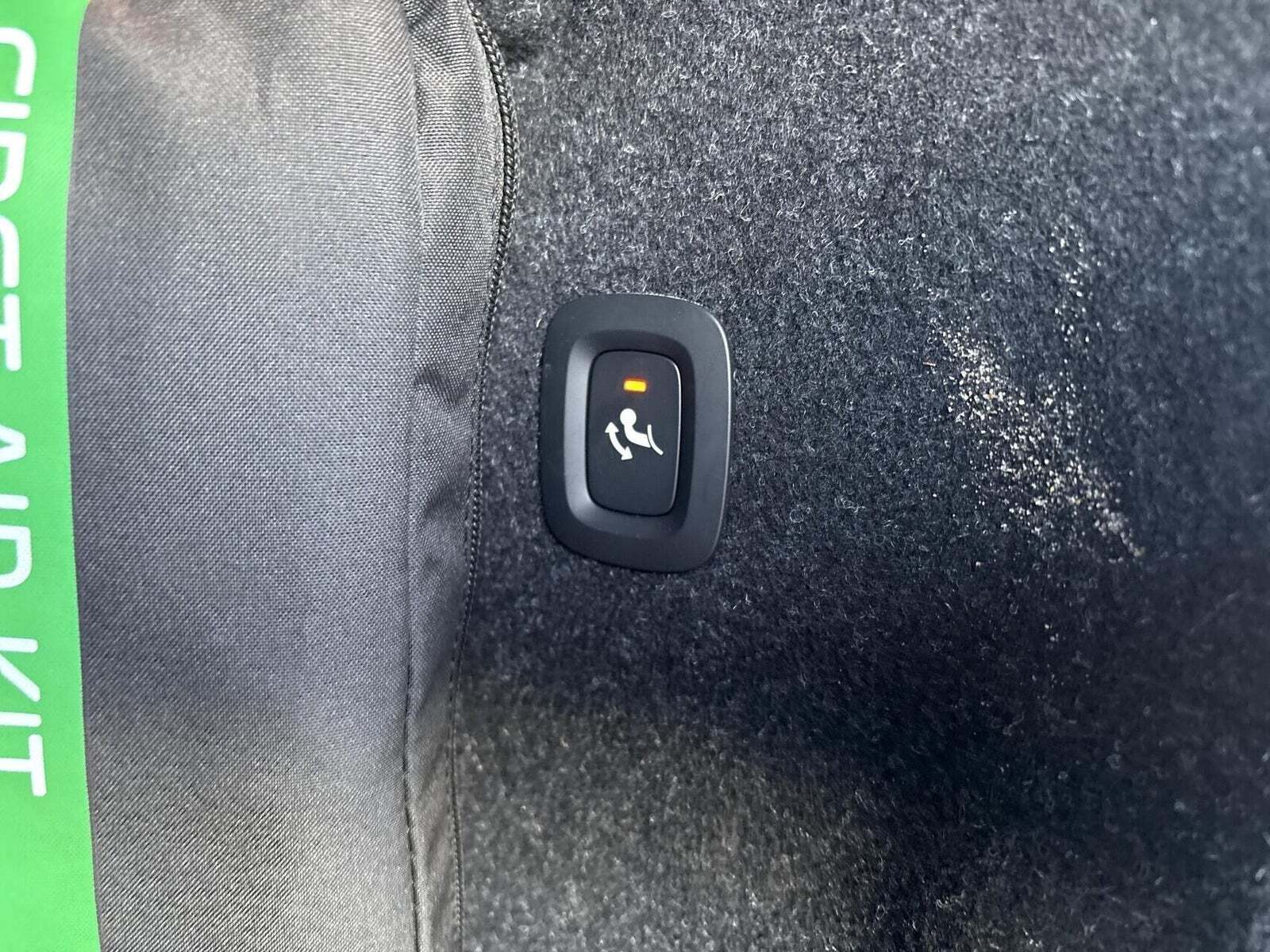 Blå Volvo XC40 fra 2023