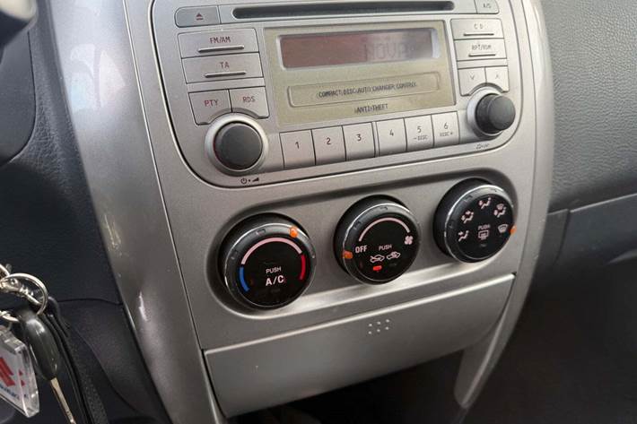 Sort Suzuki Liana fra 2006