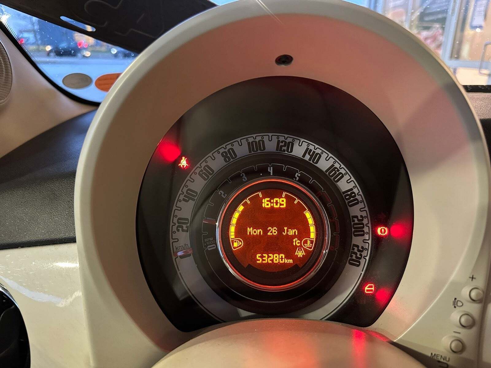 Hvid Fiat 500 fra 2015