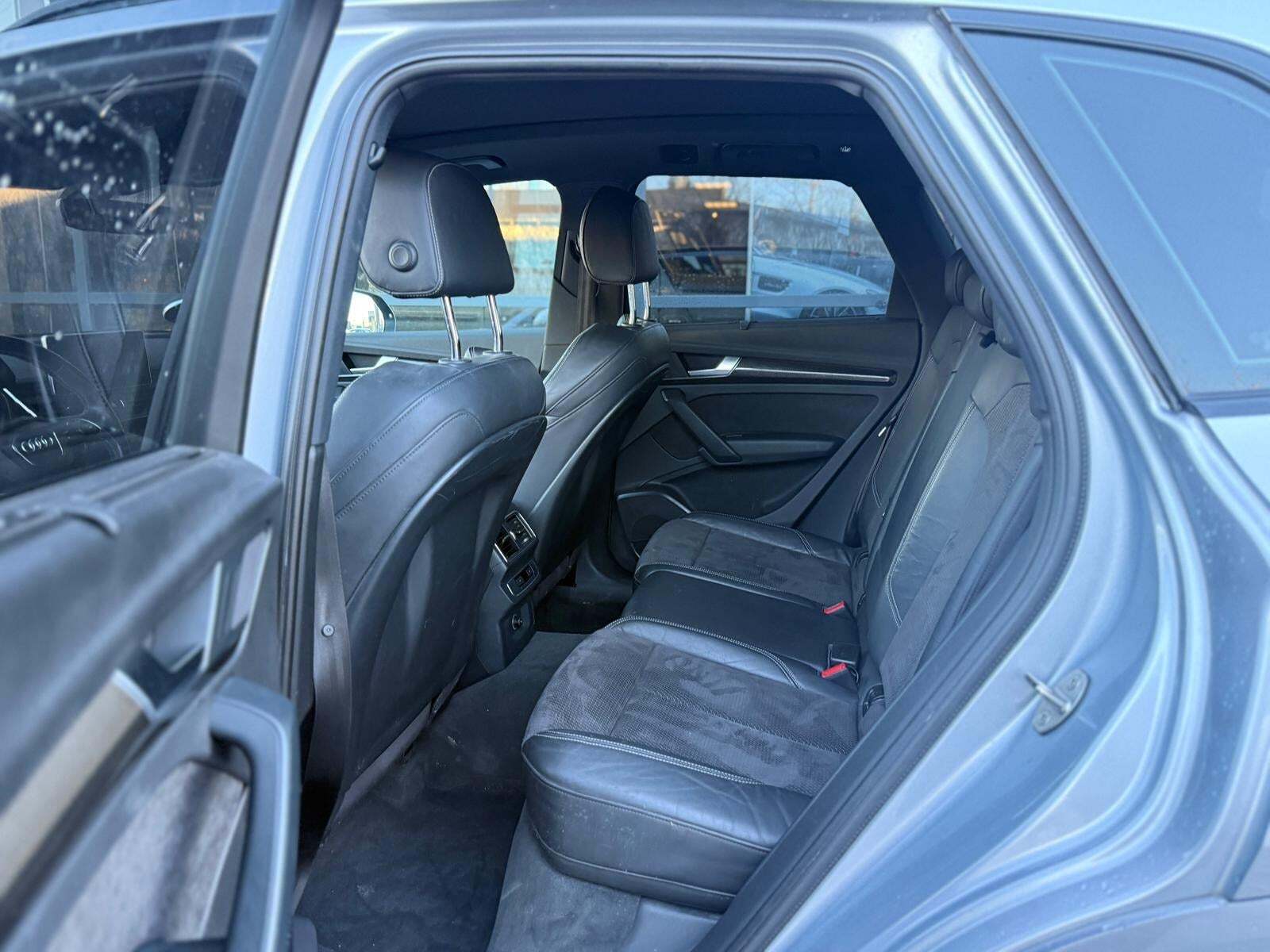 Sølv Audi SQ5 fra 2018