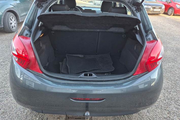 Grøn Peugeot 208 fra 2012