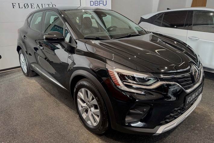 Sort Renault Captur fra 2020 set udefra