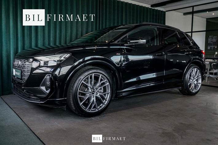 Sort Audi Q4 e-tron fra 2022 set udefra
