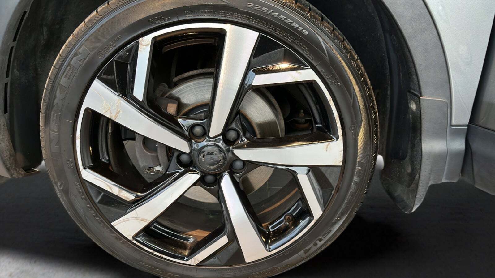 Grå Nissan Qashqai fra 2018