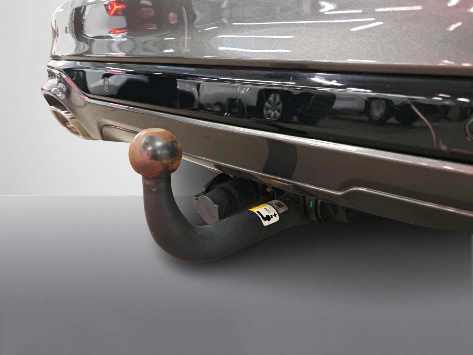 Grå Ford Kuga fra 2023