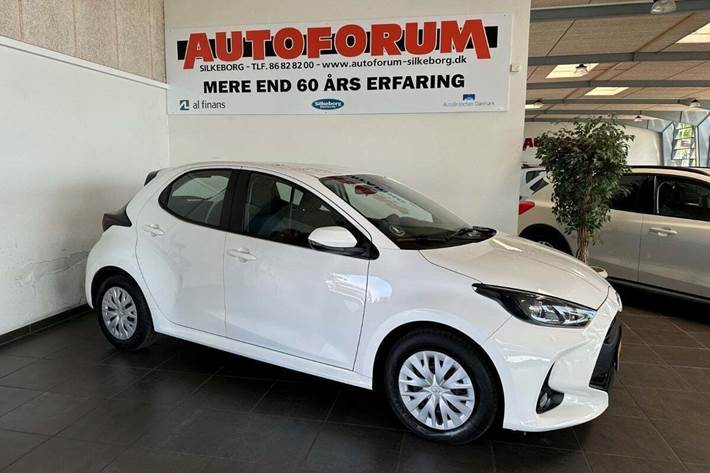 Hvid Toyota Yaris fra 2022