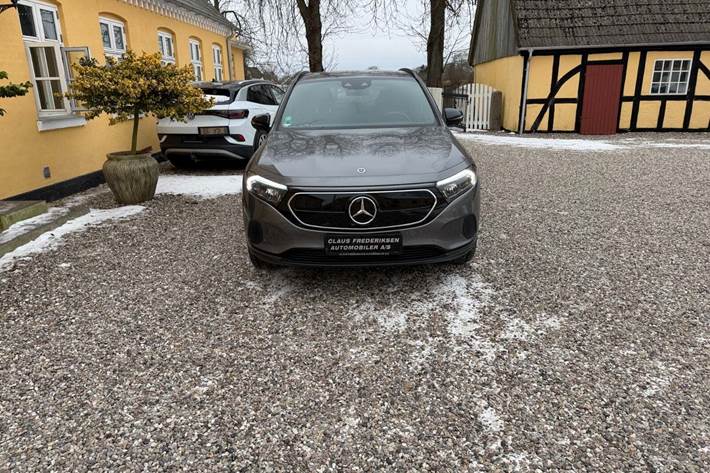 Grå Mercedes EQA250 fra 2023