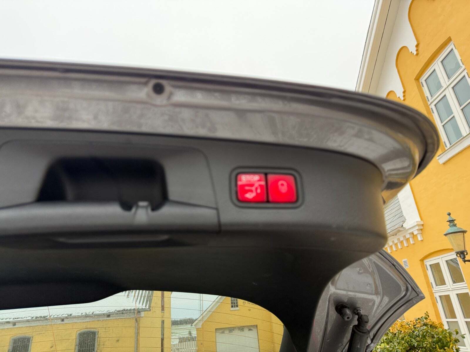 Grå Mercedes EQA250 fra 2023