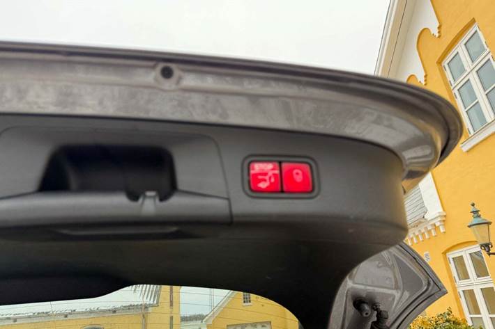 Grå Mercedes EQA250 fra 2023