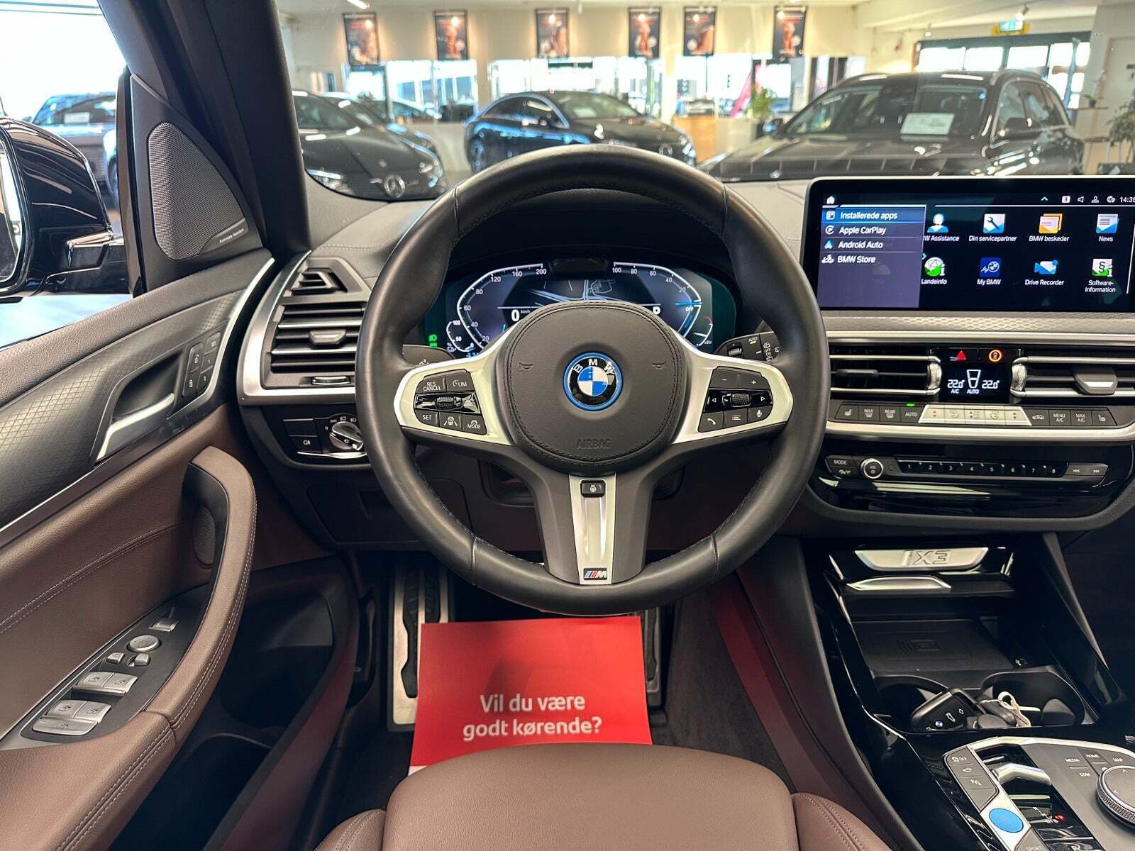 Grå BMW iX3 fra 2024