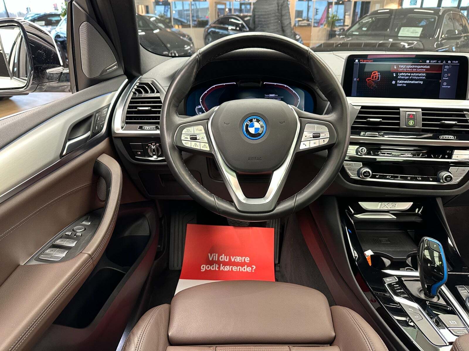Hvid BMW iX3 fra 2021