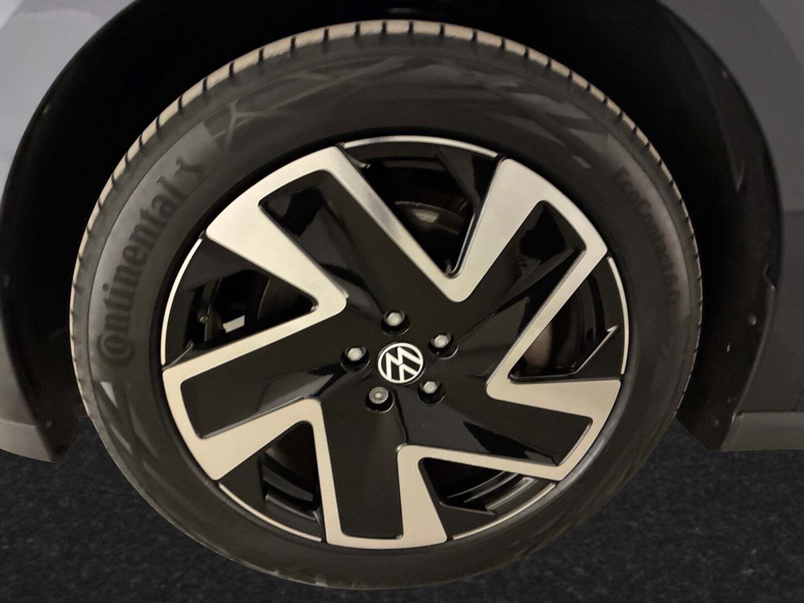 Hvid VW ID.Buzz fra 2024